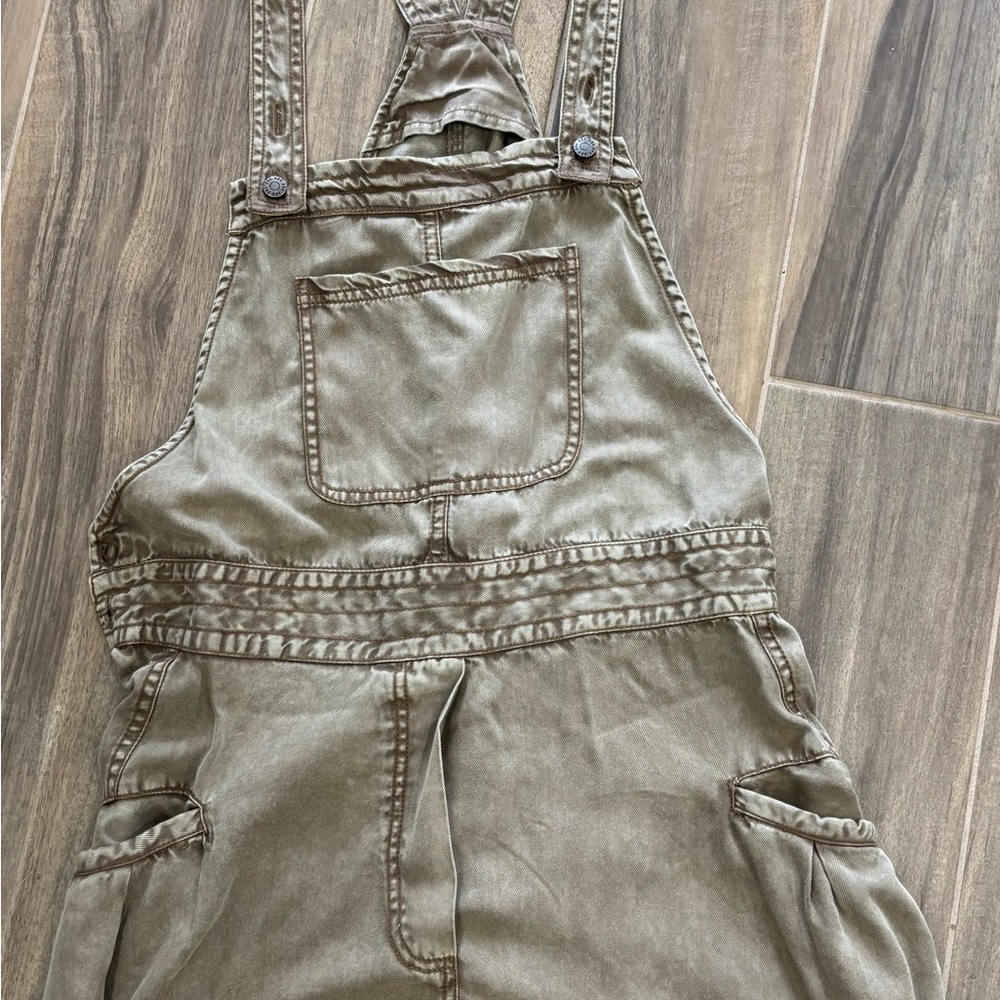 BDG Tan short overalls